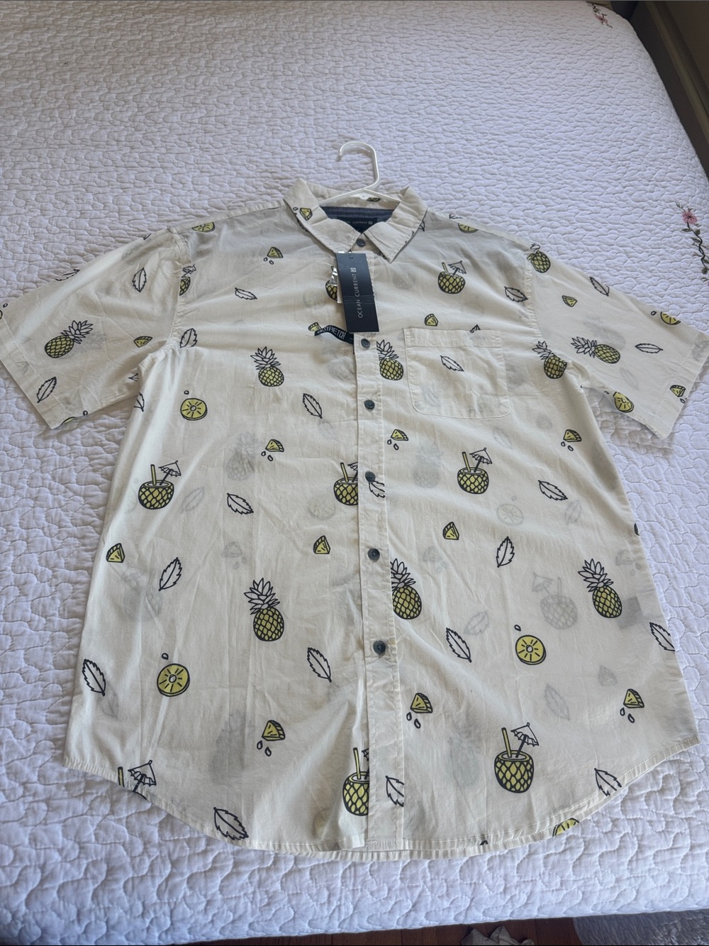 Men's Cream Pineapple Print Short-Sleeve Button-Up Shirt